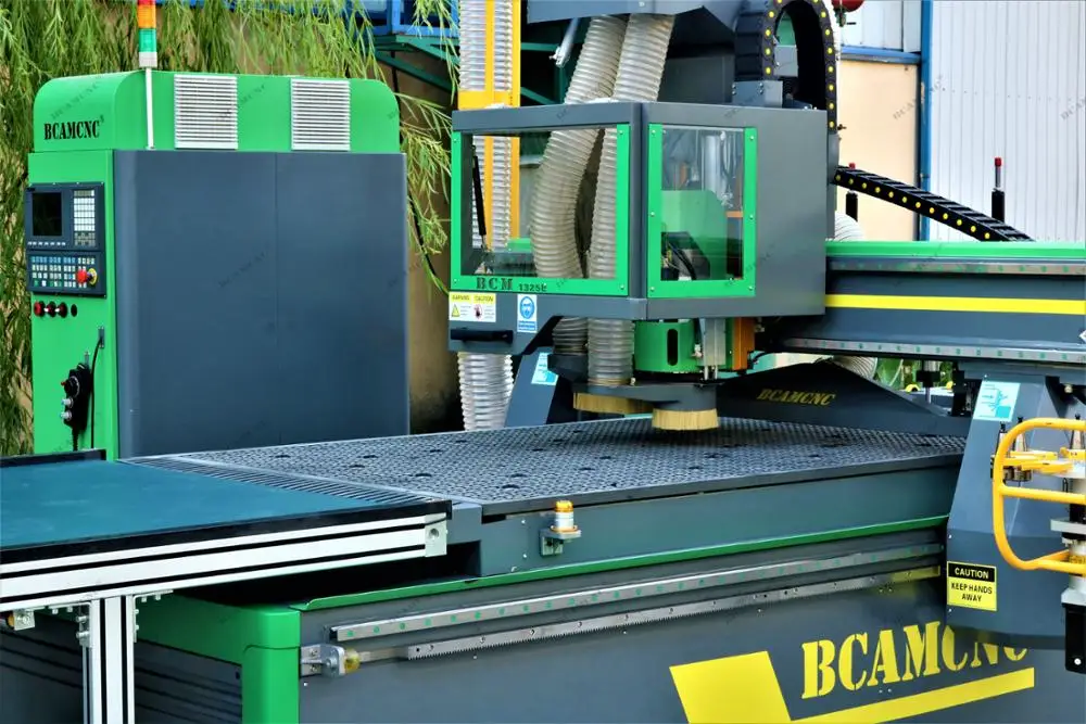 Furniture equipment 3D cnc wood milling machine cnc furniture machines