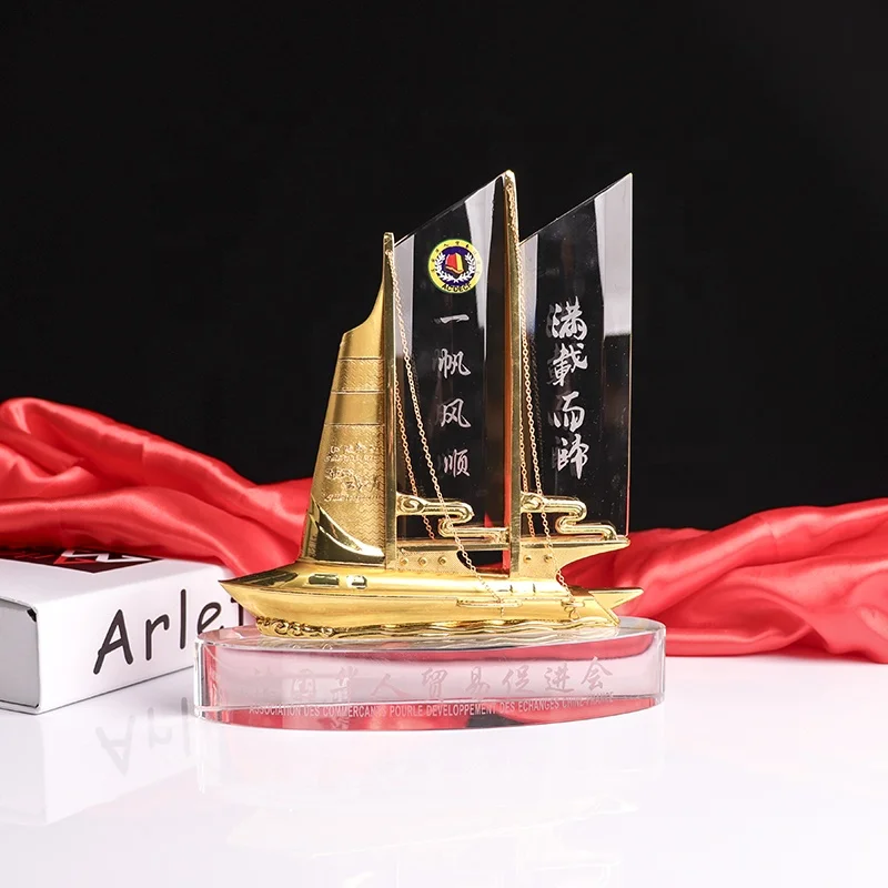 2022 New design K9 sailing boat crystal award trophy with metal part