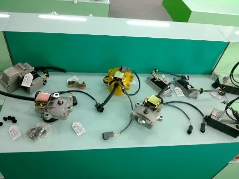 7834-41-2000 7834-41-2001 7834-41-2002 excavator throttle motor motor fuel PC200-7 PC220-7