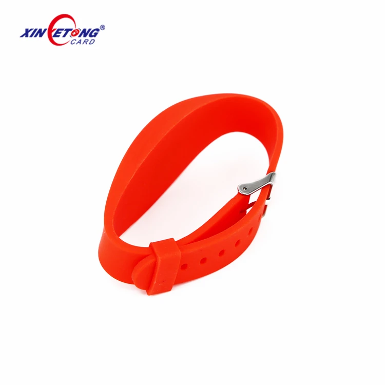 2022 New Style China Factory  Fast Delivery customized Waterproof / Weatherproof RFID/NFC Silicone Wristbands/Bracelet