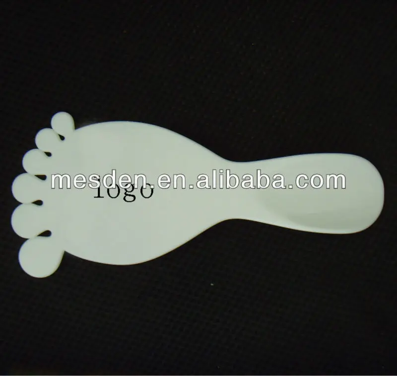 plastic shoehorn