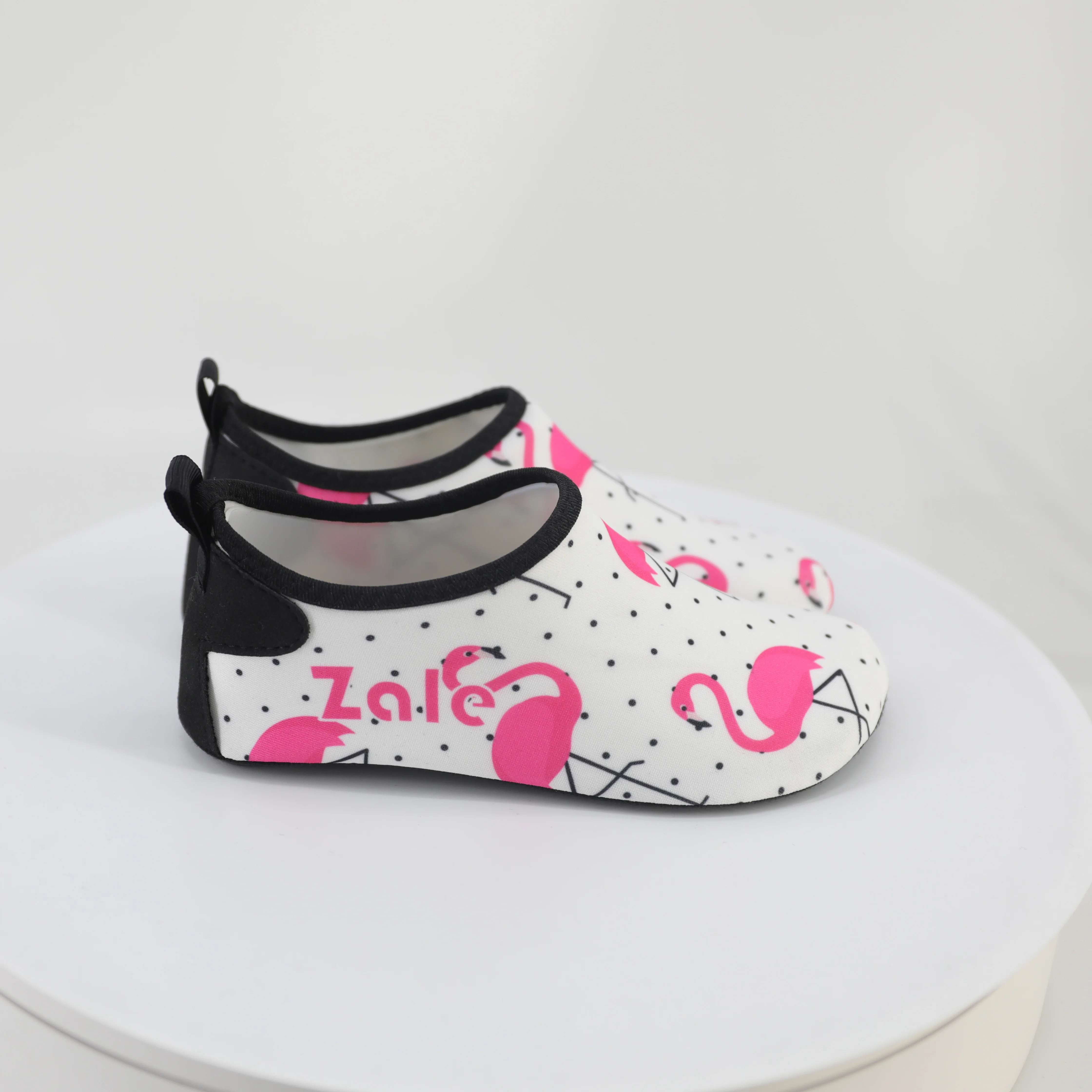 Zale 2019 No Slip Customized Women Swimming shoes Diving Heated Yoga Beach Best Scuba Aqua Water shoes