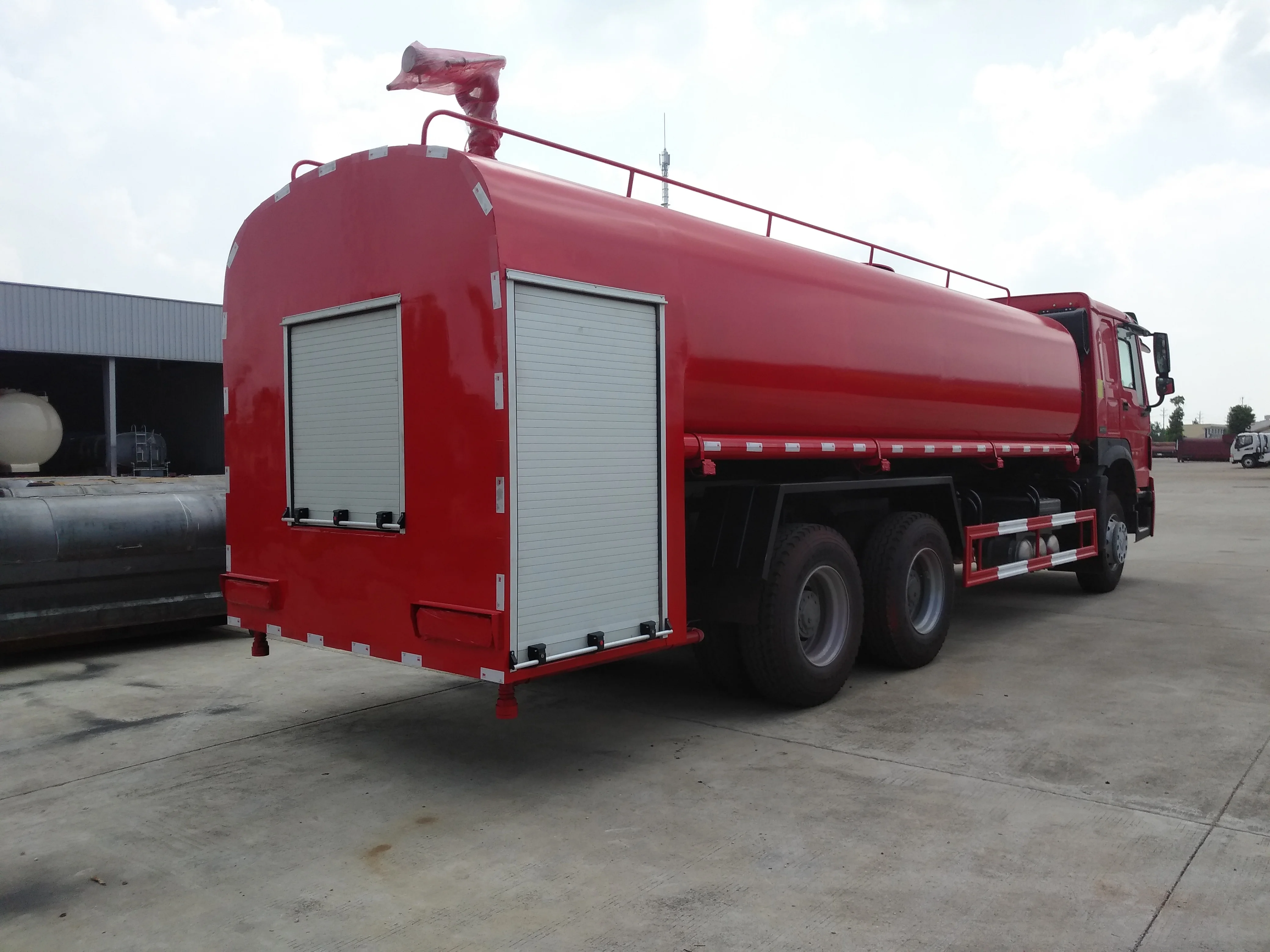  SINOTRUK HOWO 6X4 20 куб. М водяной разбрызгиватель пожарная машина 20t 10 колёс