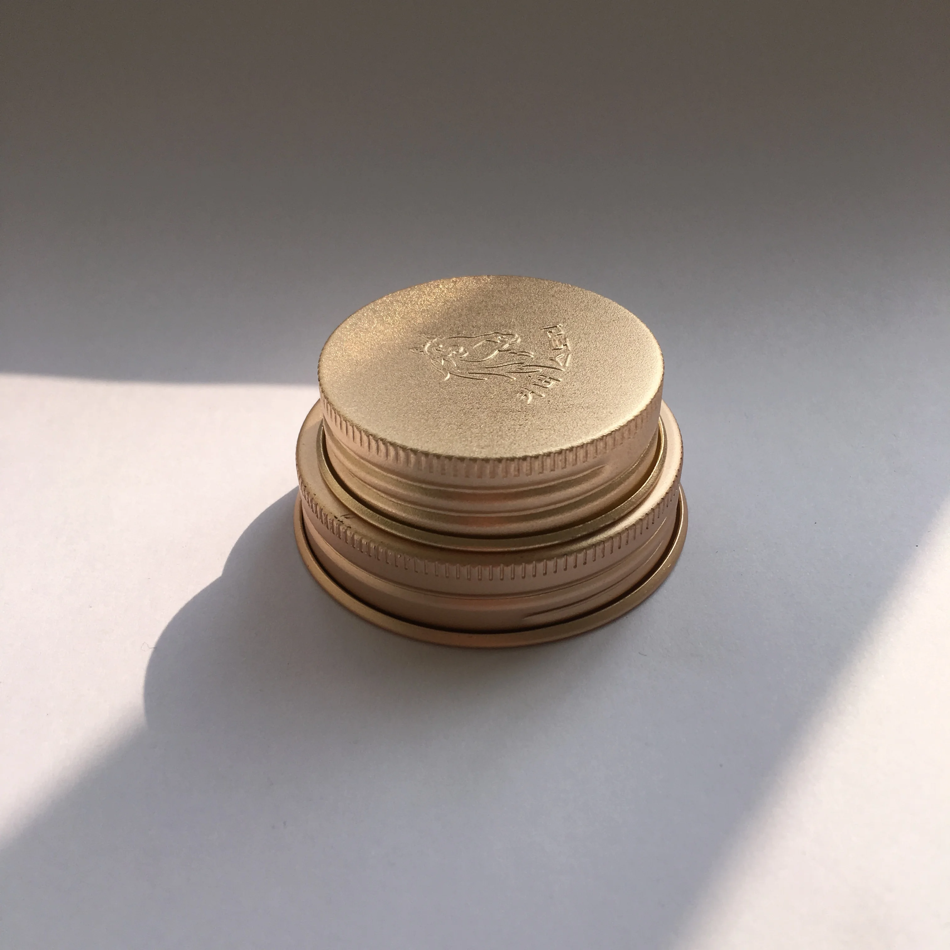 
aluminum screw bottle cap for voss water 