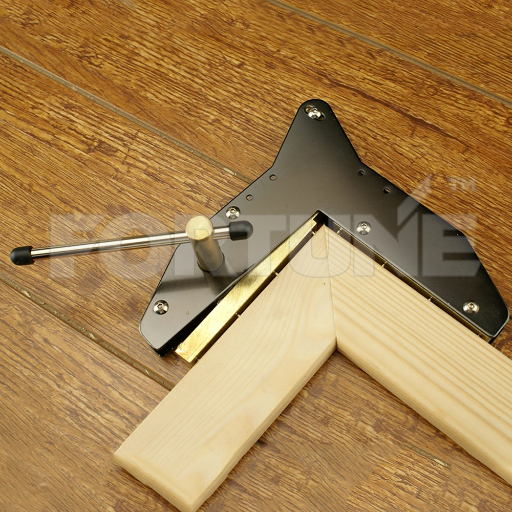 
Угловой зажим макс. под углом 90 градусов 