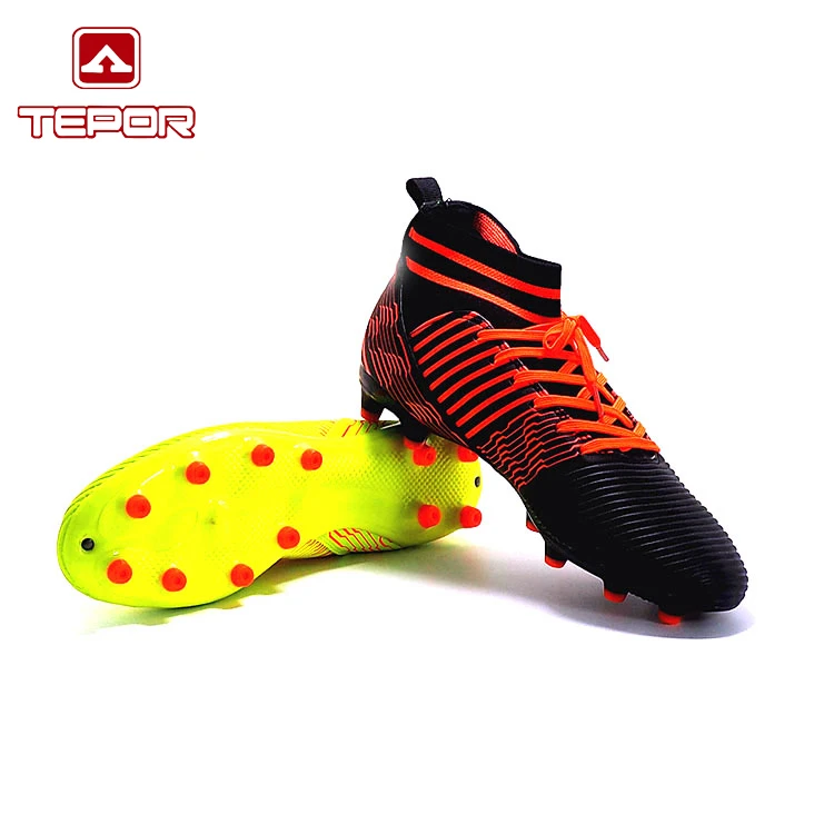 
2018 New Design Professional Spike Soccer Shoe 