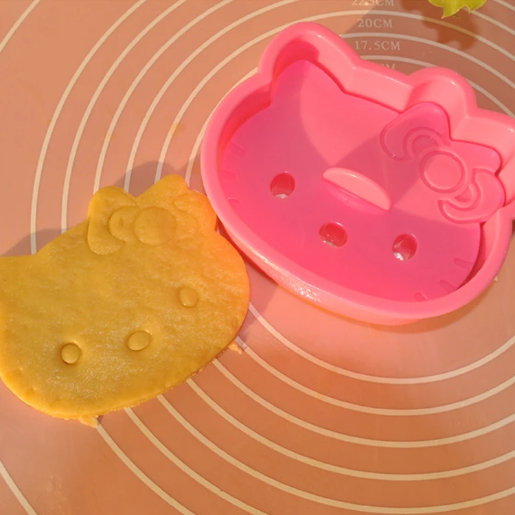 
Kitty Cat Plastic Sandwich Cutter 