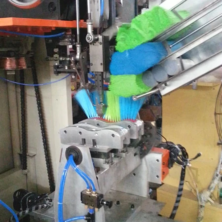 4 axis 3 colours broom tufting machine