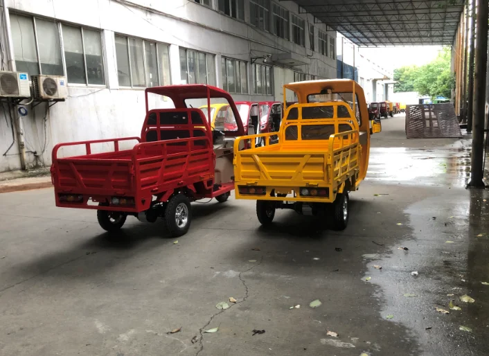 half close electric tricycle for cargo delivery with cabin and cart
