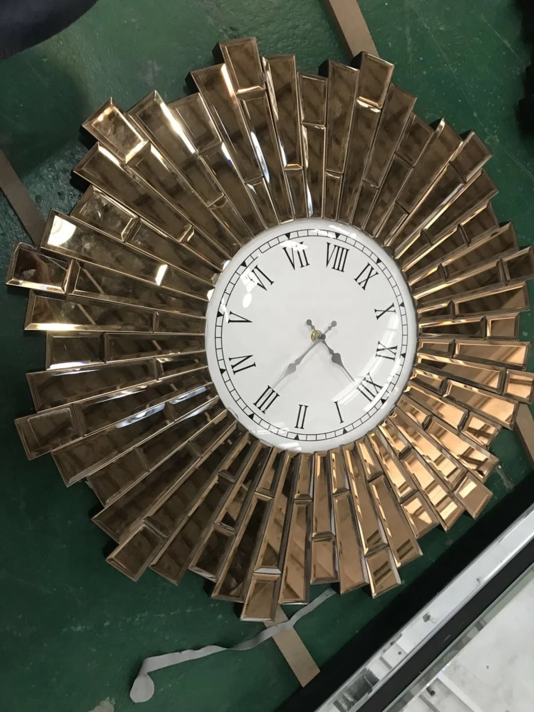 Mirrored clock decorative clock  with crushed crystal crushed diamond