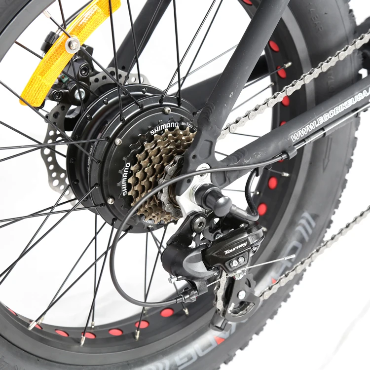 Электрический велосипед с толстыми шинами