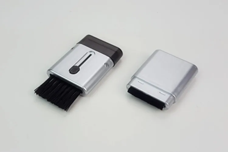 Рекламная Серебряная многофункциональная щетка 2 в 1 для чистки компьютерной клавиатуры с щеткой для экрана