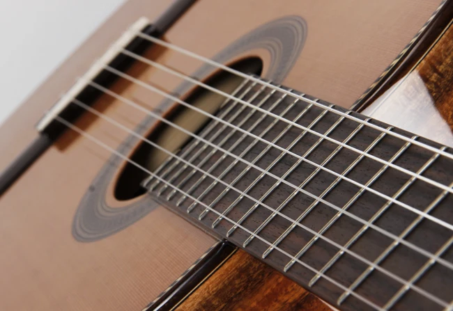 39 inch high level classical guitar