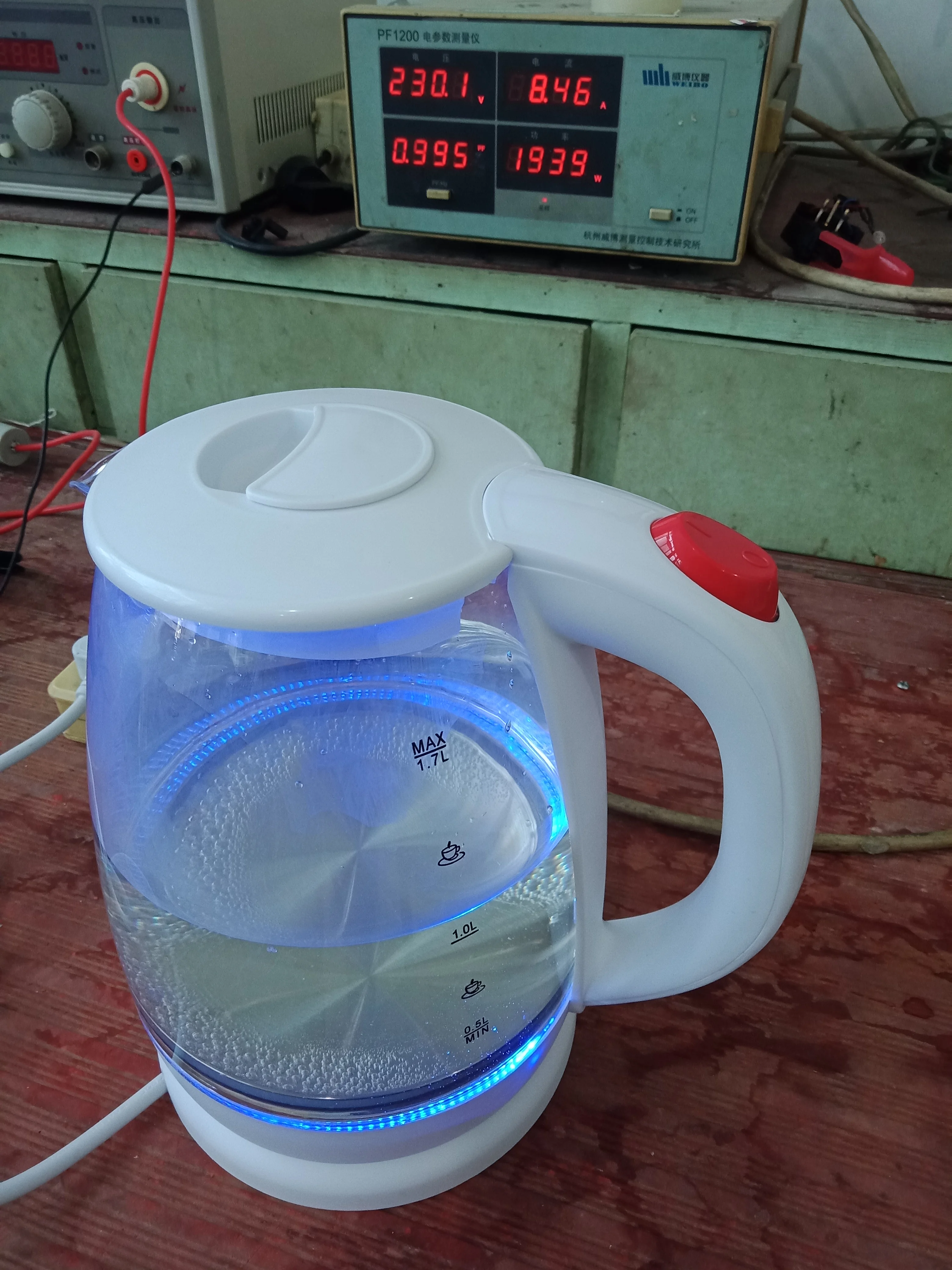 
very cheap borosilicate glass kettle with blue led light and very good quanlity . 
