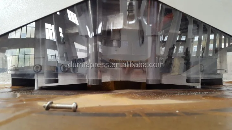 Metal Sheet Hydraulic corner cutting machine Corner Notching Machine Corner Shear QF28Y 4X250