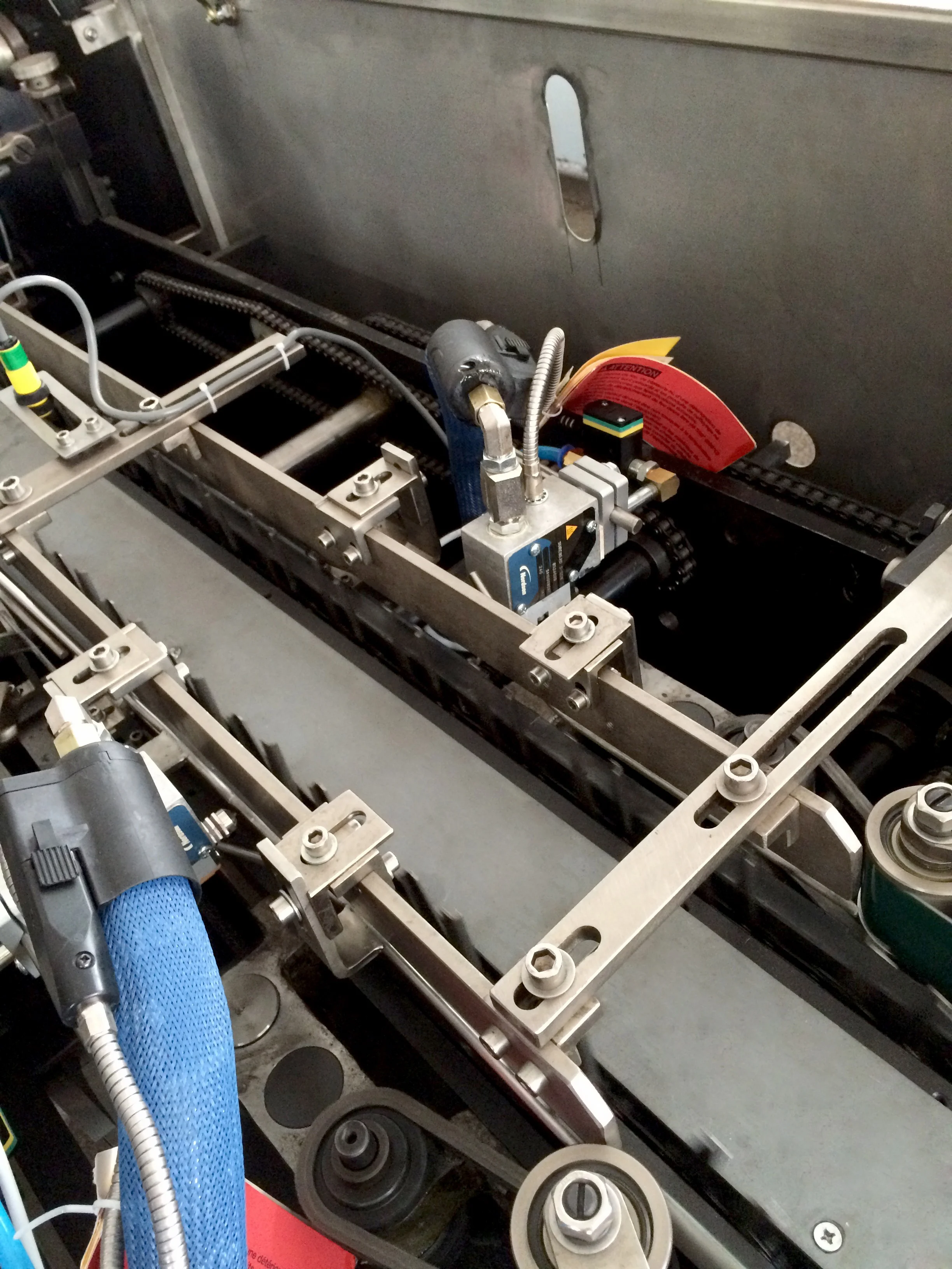 
AUTOMATIC BOX PACKING MACHINE FOR TOOTHPASTE IN TOOTHPASTE MAKING LINE 