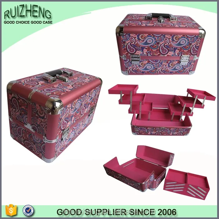 Vintage aluminum hard cosmetic carrying case  outdoor travel  locking hard makeup case