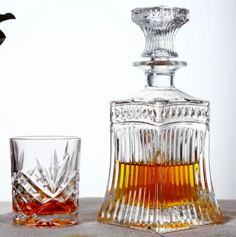Hot sale high quality Glass crystal whiskey decanter