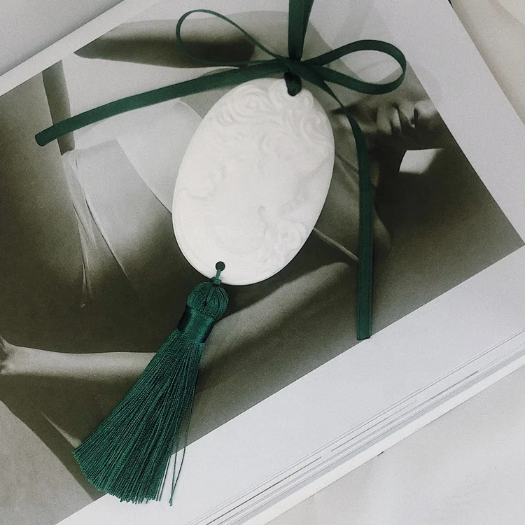 Lady Head Pattern Oval Hanging Scented Ceramic Aroma Stone Home Decoration Fragrance Essential Oil Diffuser