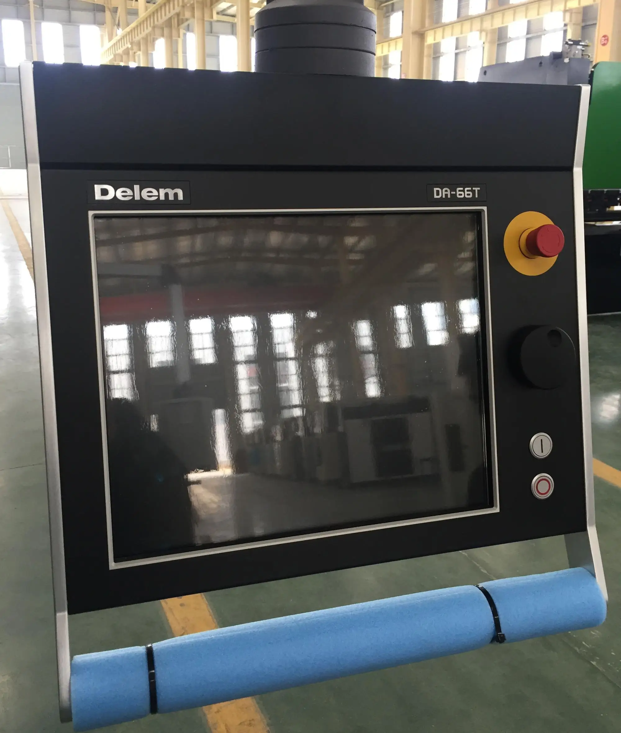 Hydraulic press brake machine cnc press brake 100tons Amada with delem DA41 CNC system