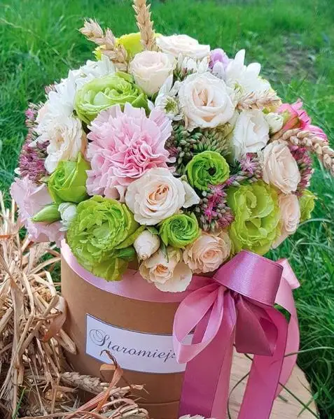 Different design flower packaging boxes