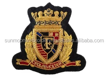 Вышитые вручную значки с короной