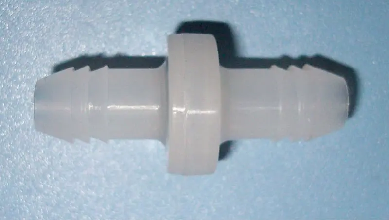 Пластиковый обратный клапан 3/8