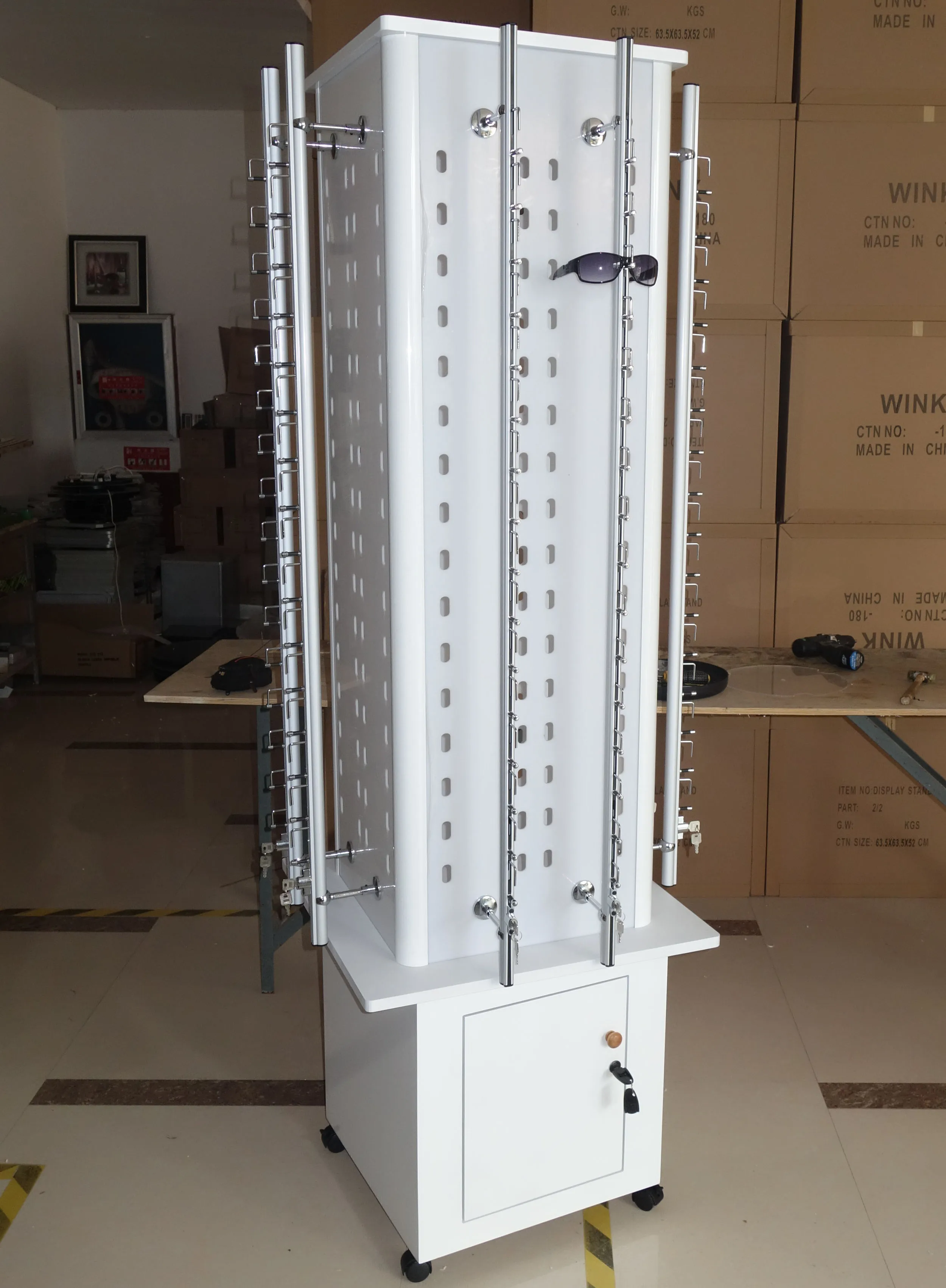 floor sunglasses display stands