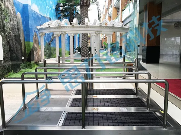 QEEJOY E13 automatic washing  shoe sole cleaning machine,Manufacture in China