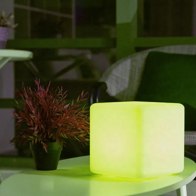 Factory remote control rechargeable led outdoor plastic light cube
