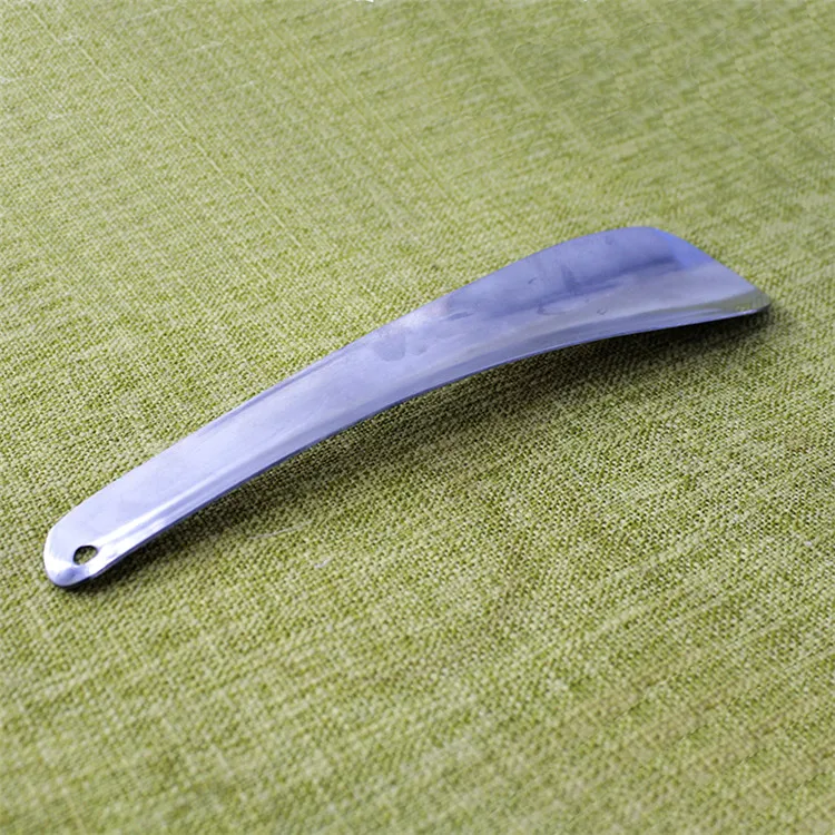 
19cm size grey mens long handled metal shoe horn 
