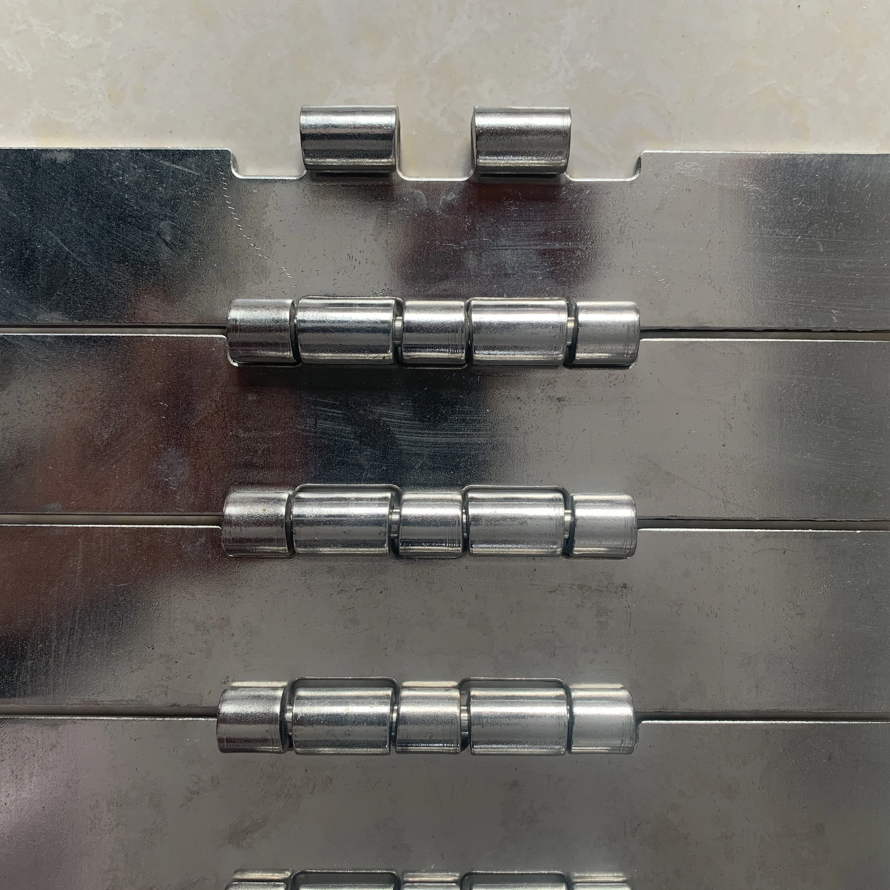 
Beverage Bottle Conveying stainless steel flat top chain plate 