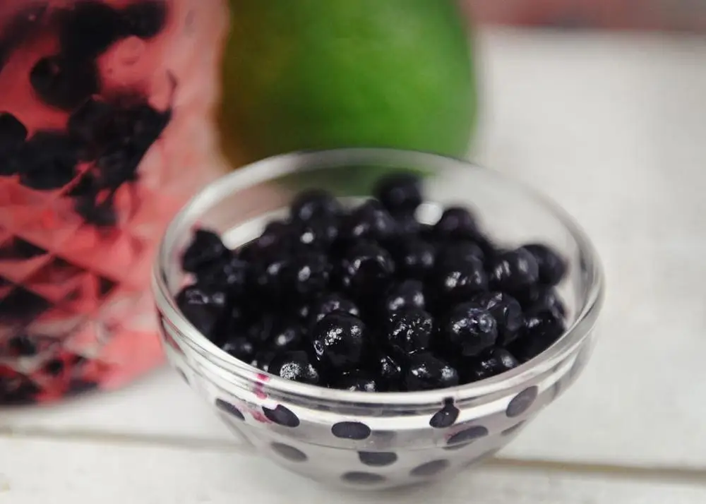 30%  Heritage Huckleberry vodka liquor 50ml