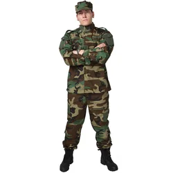 Производители поставляют мужскую камуфляжную форму в американском стиле