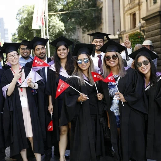 UK Australia Melbourne Oxford black bachelor graduation gowns and robes