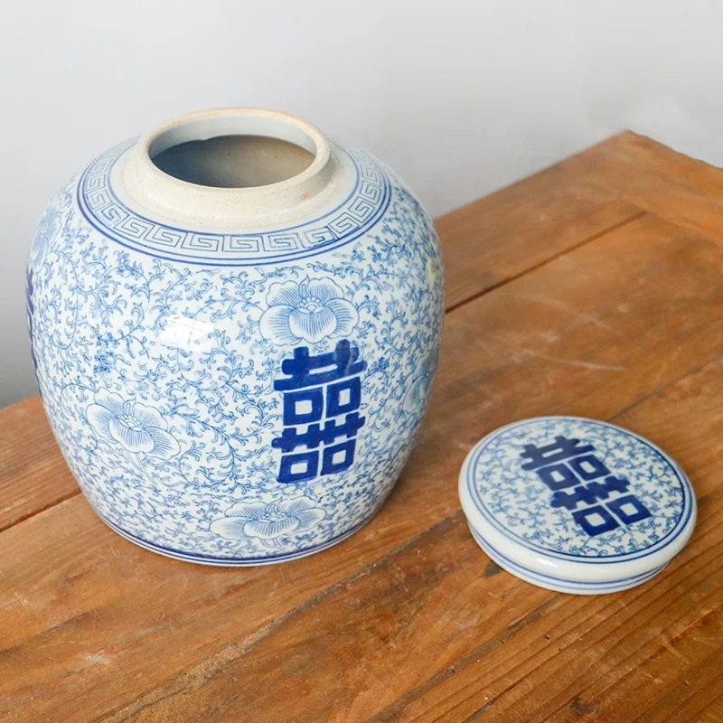 Blue and white double happiness antique hand-painted ceramic jar with lid ,retro-Chinese home decoration porcelain art wholesale
