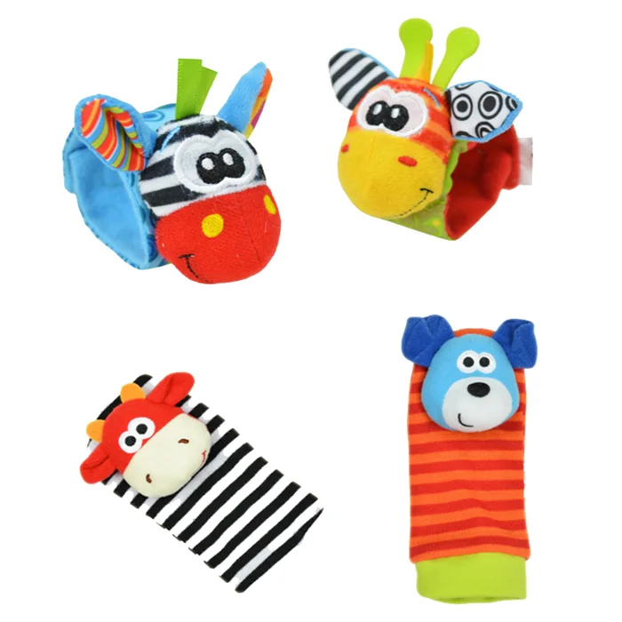 Комплект из 4 предметов для малышей, с рисунками из мультфильмов милые мягкие ремешок хлопковые носки игрушки Погремушки подарочный набор