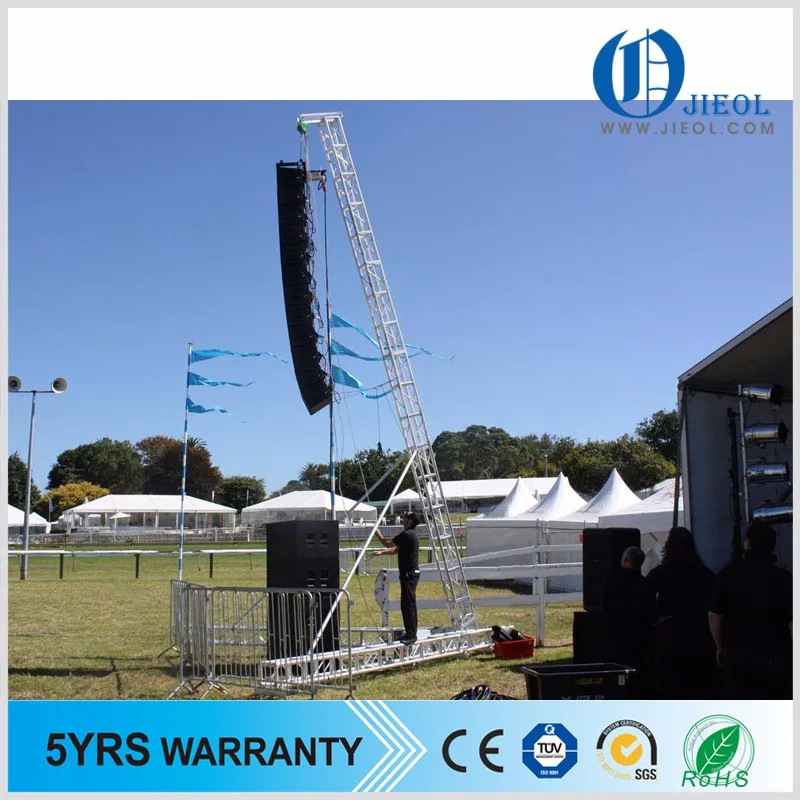 
 Телескопическая освещения фермы этапе палубе стоит для аудио/светодиодный экран висит  