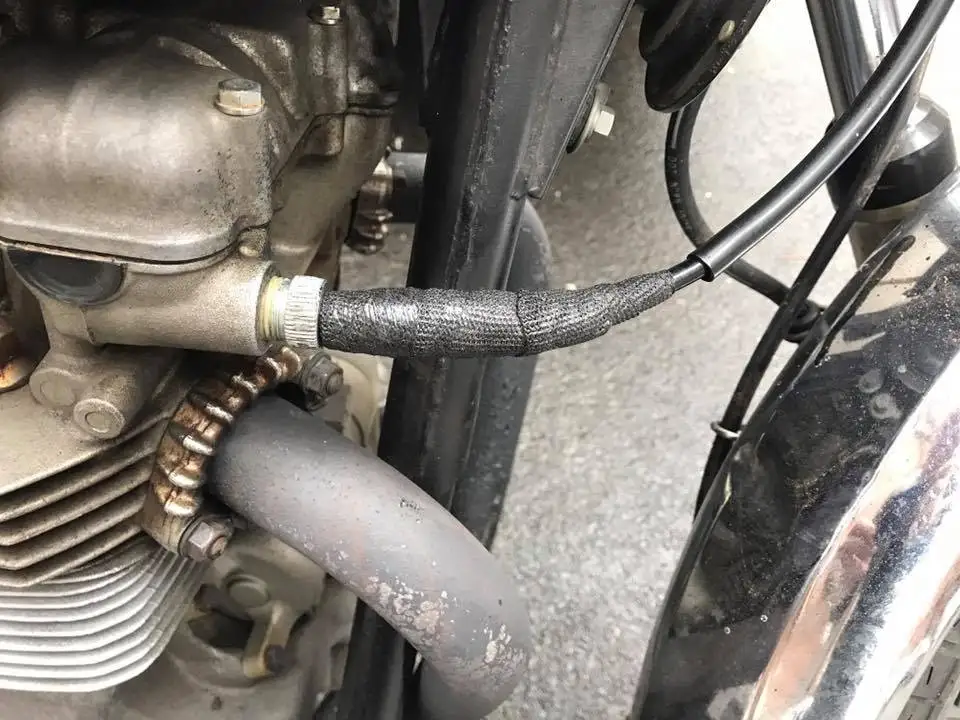 Automobile exhaust pipe heat repair wrap tape for motor vehicle tail pipe