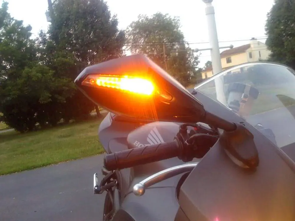 RACEPRO Motorcycle Custom Parts Super Bright Arrow Style Motorcycle Mirror With Turn Signal LED Light For Yamaha R1 R6 R3 R25