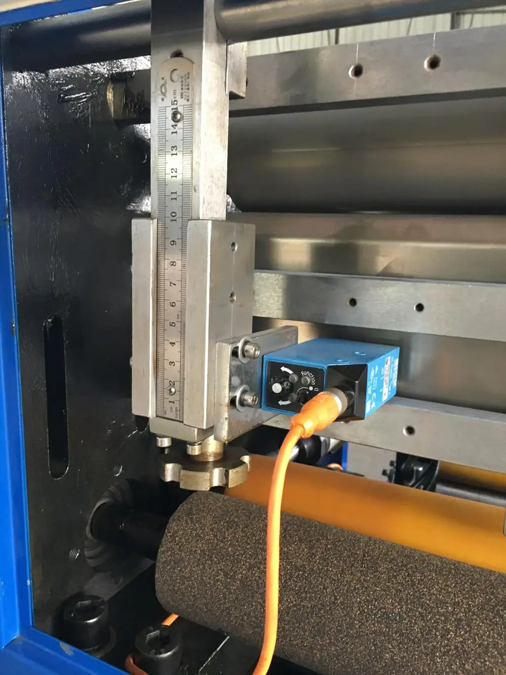 SINI Design Your Own Paper Coffee Cup Paper Hole Punching Machine For Cup