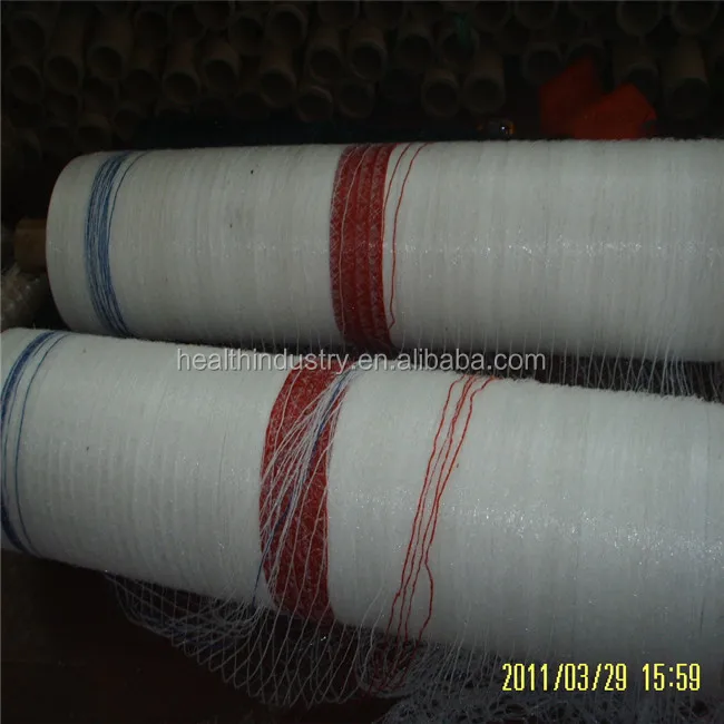 Белый и темно-зеленый шелковый тюк netwrap