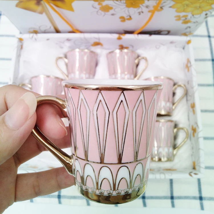 Оптовая продажа розовых красивых кофейных чашек и блюдец с золотой ручкой