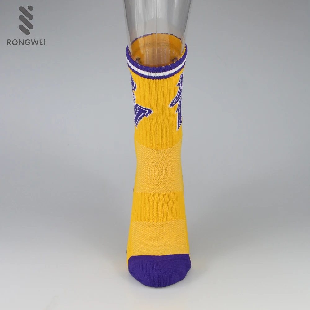 
Custom Free Design Breathable Basketball Team Towel Sports Socks 