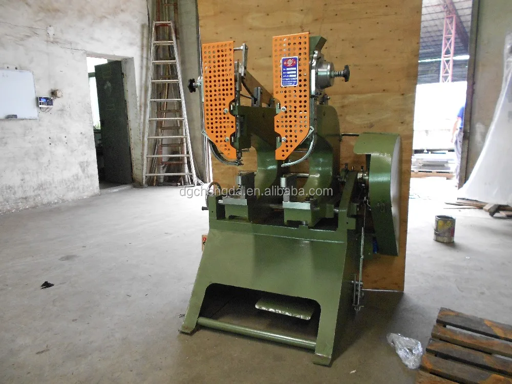 CD automatic double head eyelet buttonhole machine
