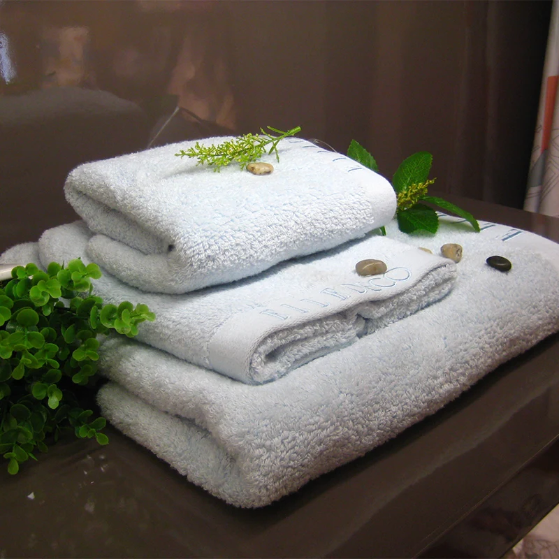 Softtextile New Style Custom Color And Logo 2018 New Elegant Eco-Friendly Floral Printed Small 100% Cotton Hotel Bath Towel