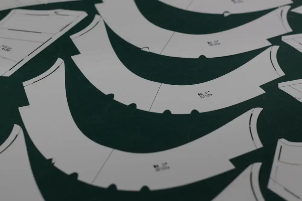 Cardboard Cutting Machine for Footwear Garment Suitcase & Bag Auto Industries