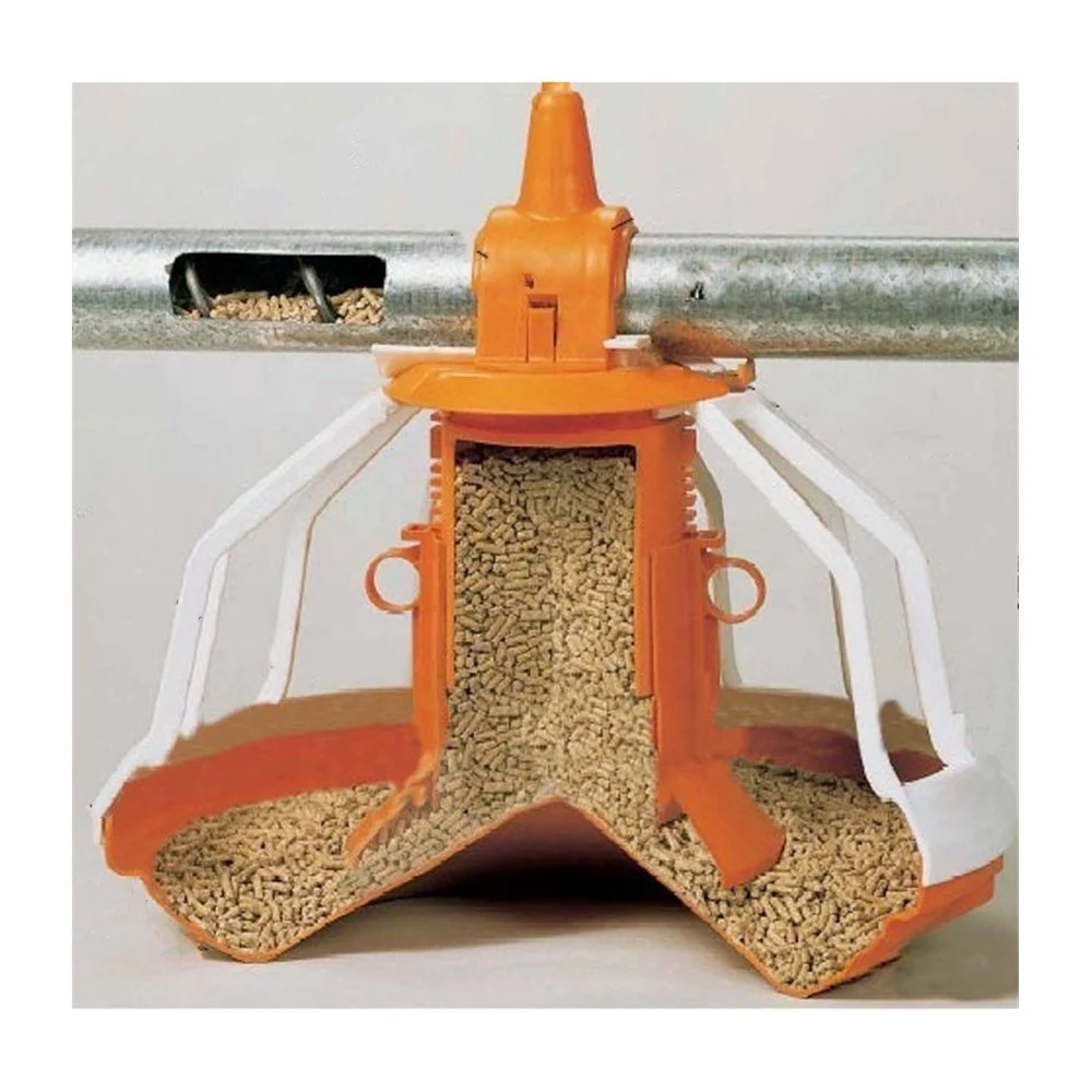 Automatic feeding pan for broilers