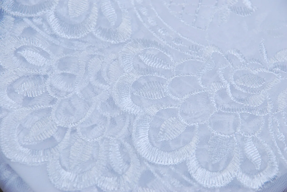 
Bridal Accessories wholesale Hot Sell luxury classics Lace appliqued wedding veils For Ladies 