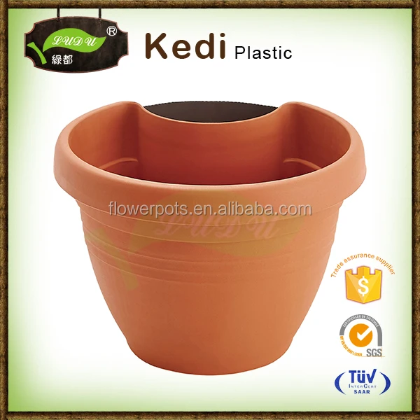 Plastic Semicircular large round terracotta flower pots wholesale Hanging on The Wall